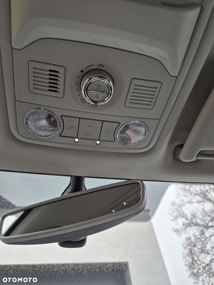 Skoda Octavia 1.6 TDI DSG Premium Edition - 11