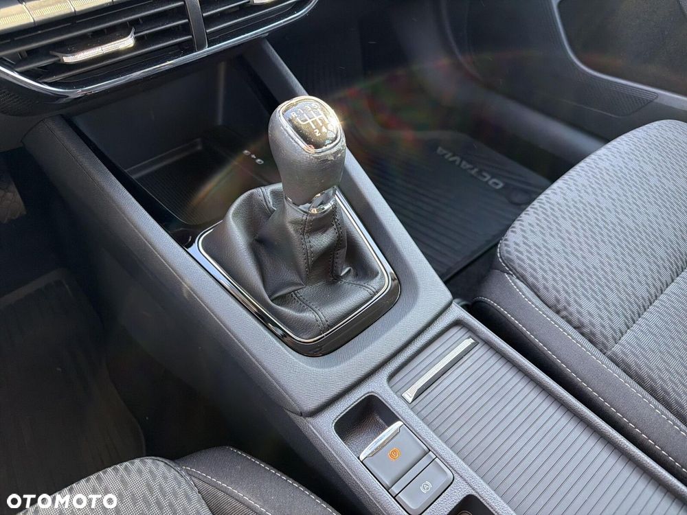 Skoda Octavia 1.5 TSI ACT Style - 16