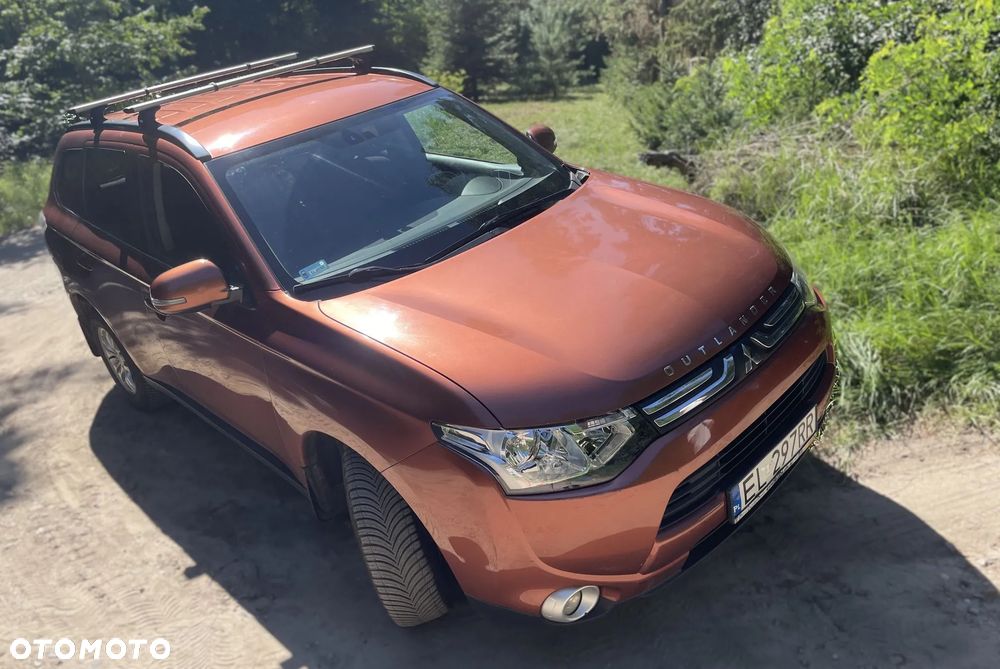 Mitsubishi Outlander - 1