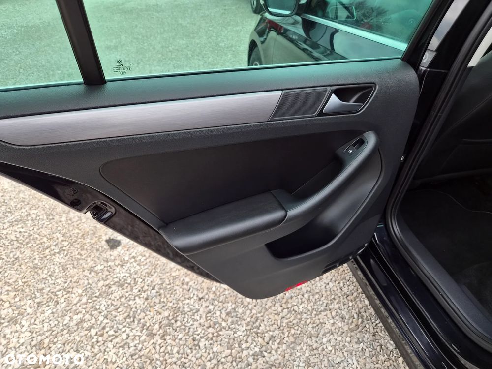 Volkswagen Jetta - 19