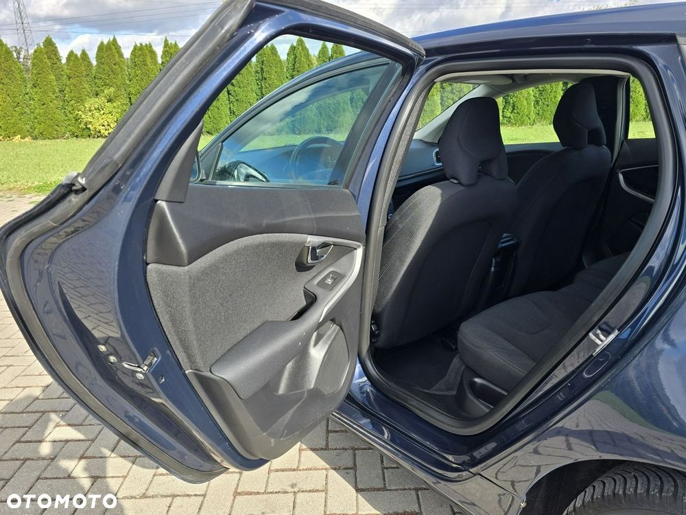 Volvo V40 - 16