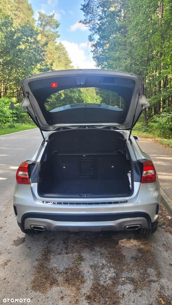 Mercedes-Benz GLA 250 4-Matic - 12