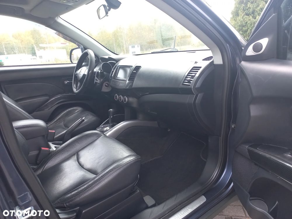 Mitsubishi Outlander - 22