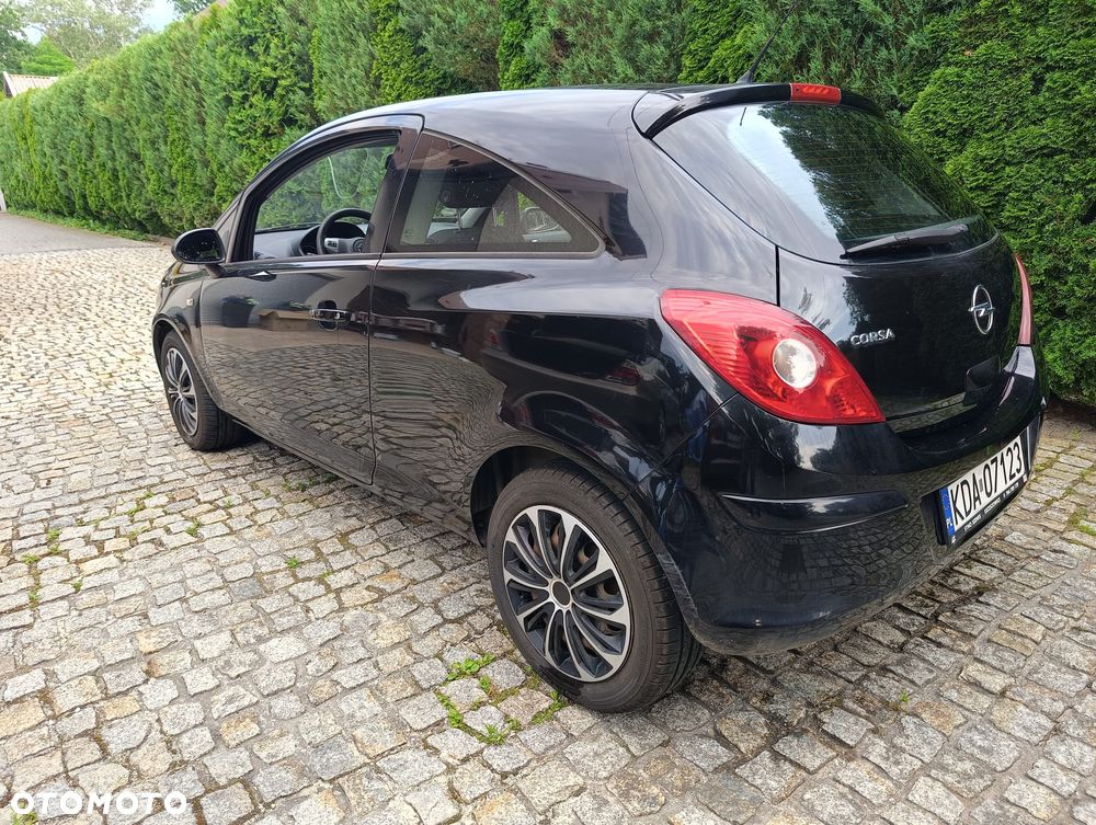 Opel Corsa 1.4 16V Essentia - 32