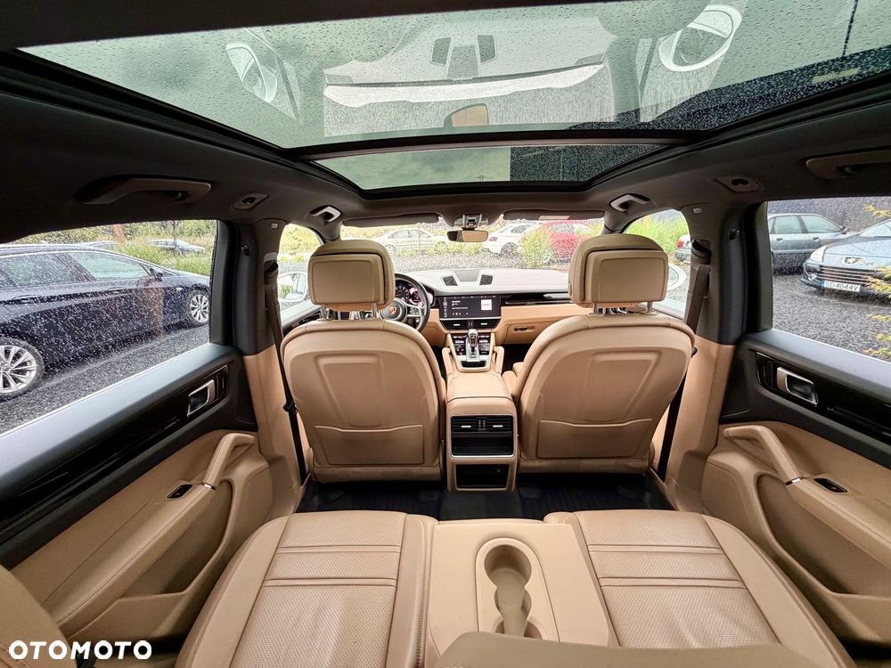 Porsche Cayenne Standard - 35