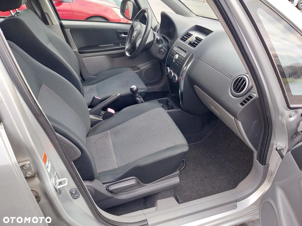 Suzuki SX4 1.6 GLX / Comfort - 9