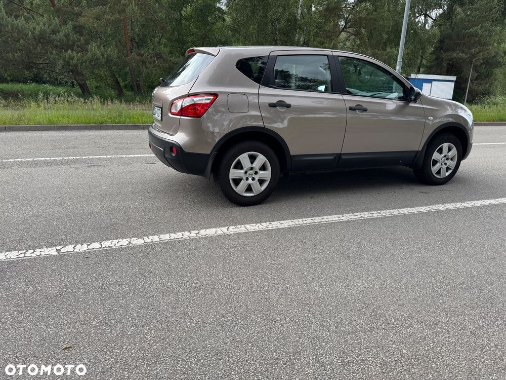 Nissan Qashqai 1.6 Visia - 8