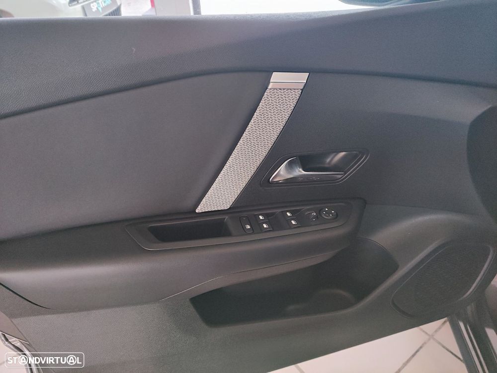 Citroën C4 X 1.5 BlueHDi Max EAT8 - 6