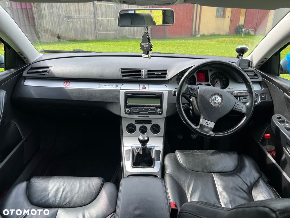 Volkswagen Passat 2.0 TDI DPF Highline - 12