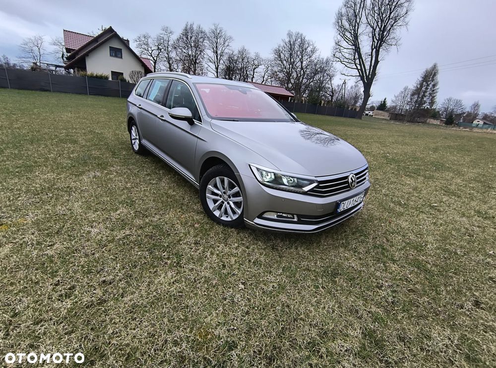 Volkswagen Passat 2.0 TDI (BlueMotion Technology) Highline - 1