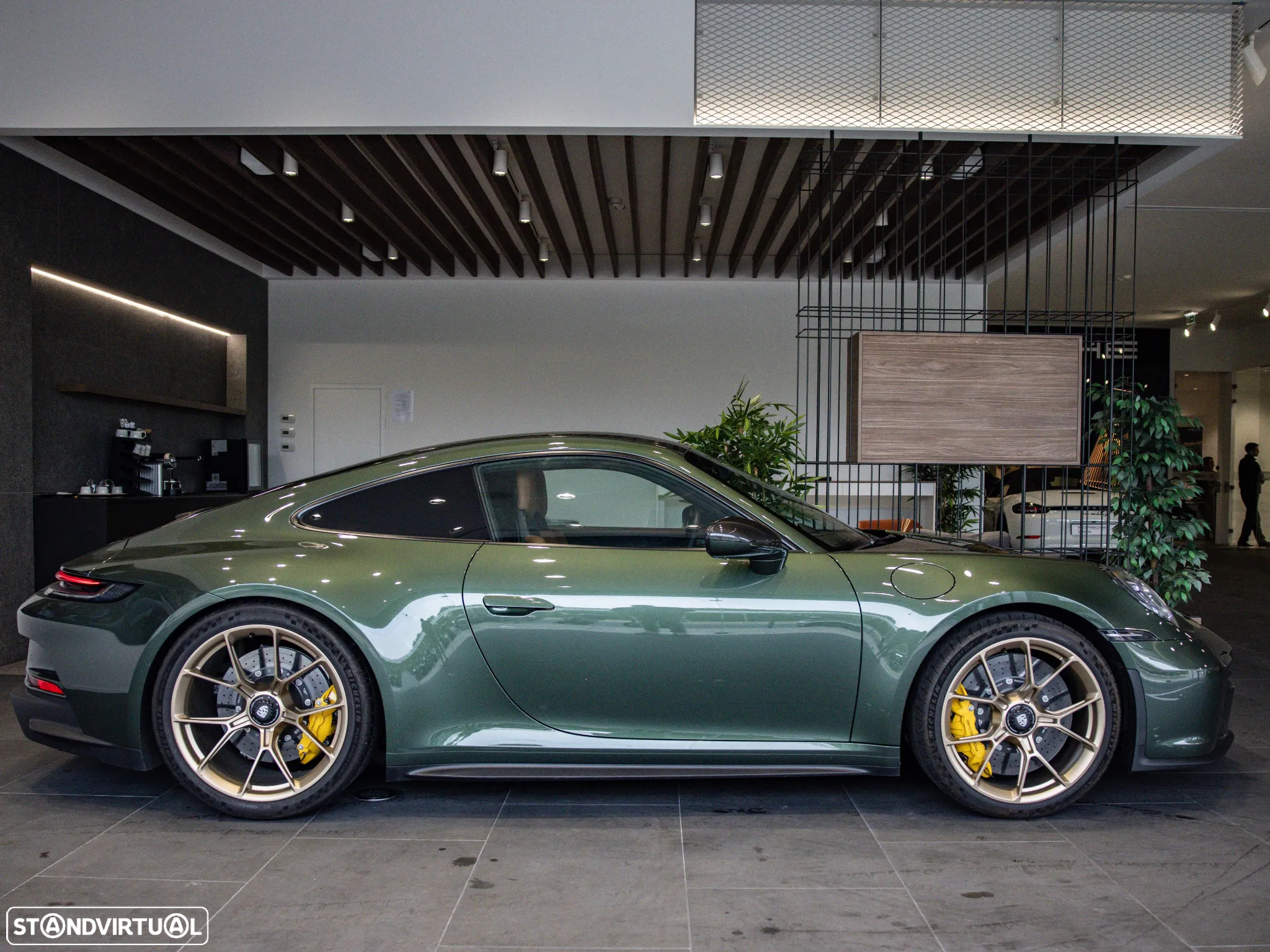 Porsche 911 (992) GT3 Touring Package - 4