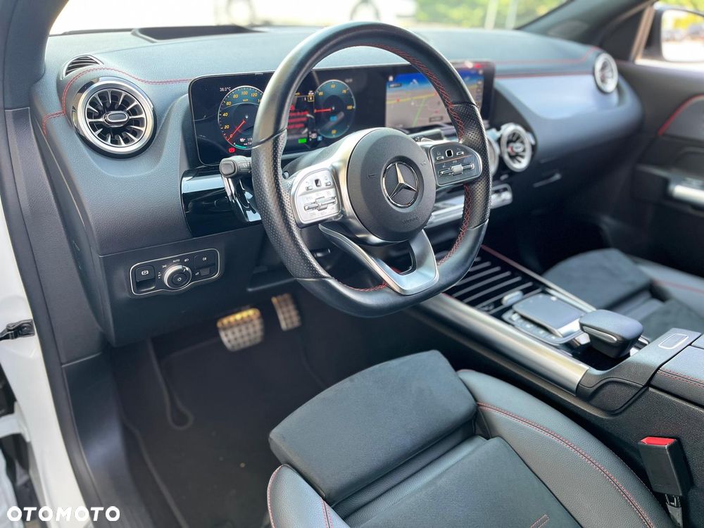 Mercedes-Benz EQA 300 66.5kWh 4-Matic AMG Line - 13