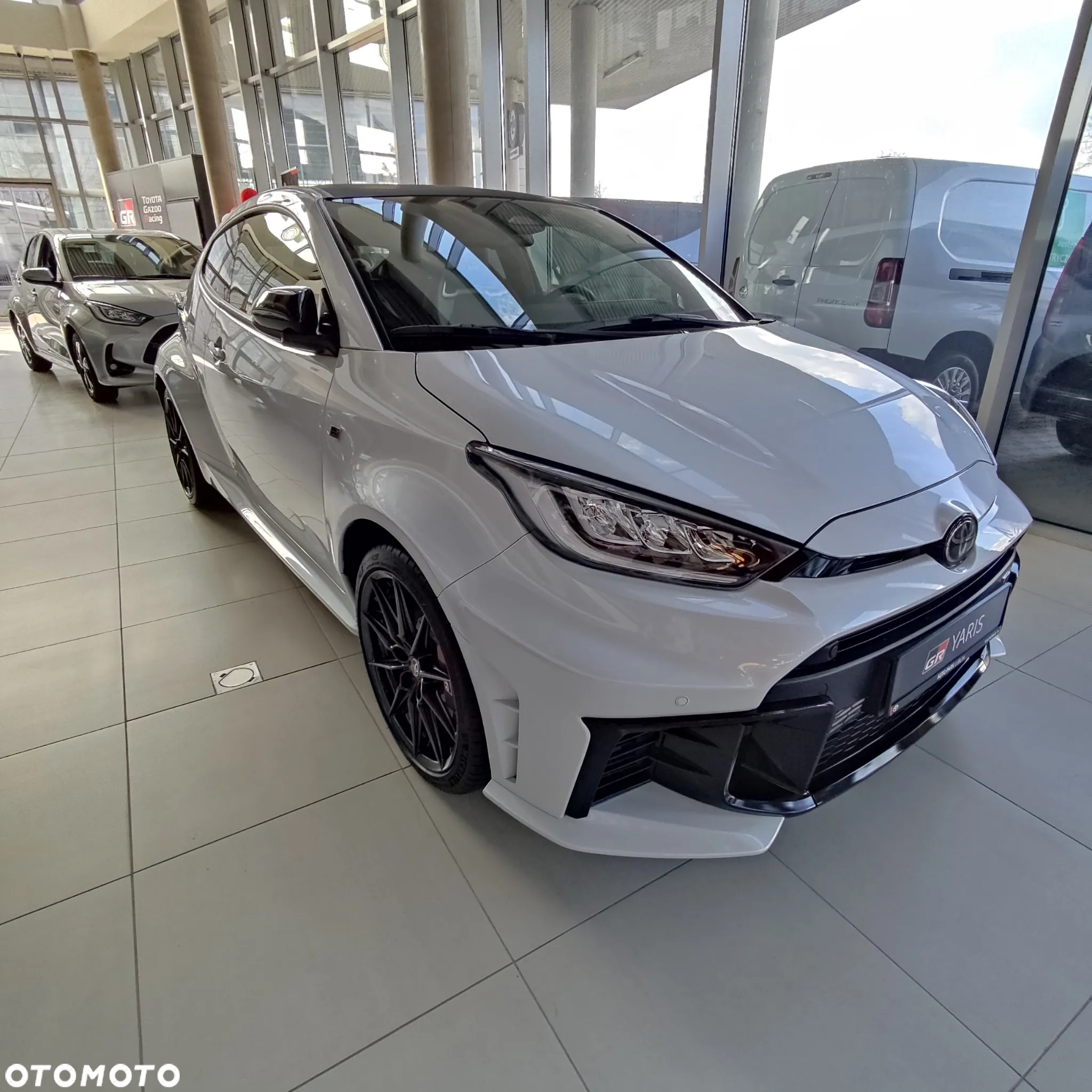 Toyota Yaris GR 1.6 Dynamic - 2