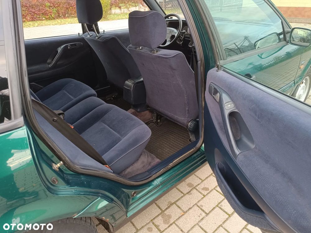 Volkswagen Passat - 12