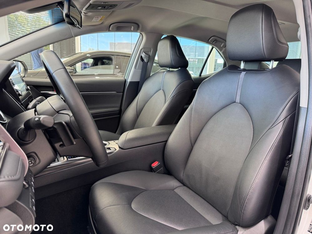 Toyota Camry - 10