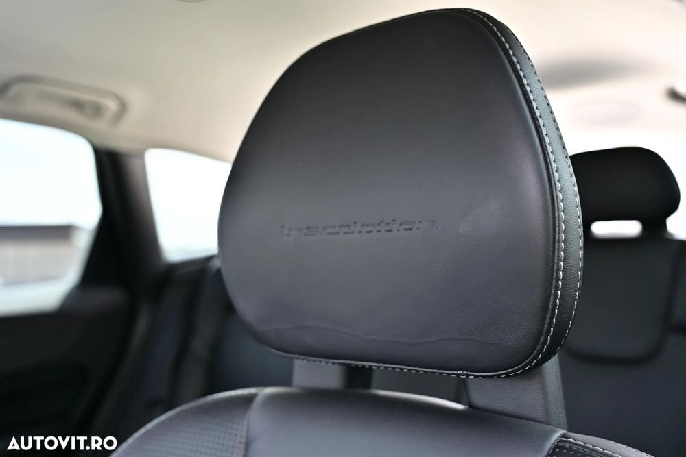 Volvo XC 60 D5 AWD Geartronic Inscription - 31