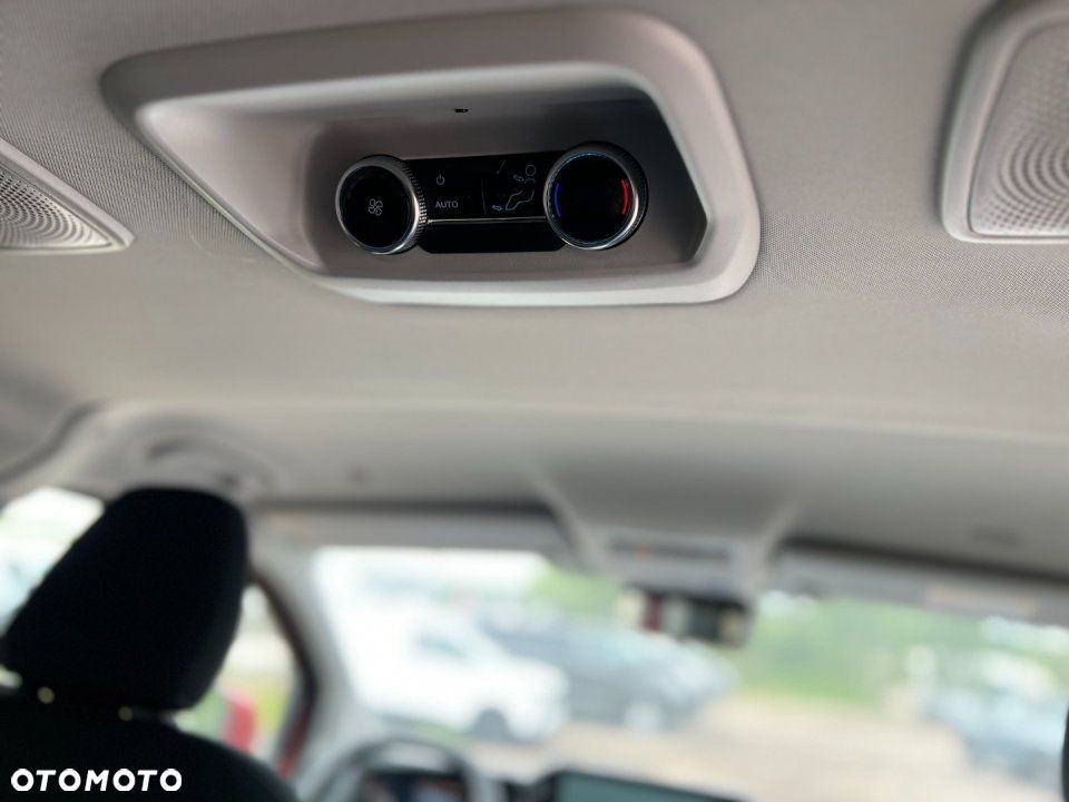 Ford Tourneo Custom - 10