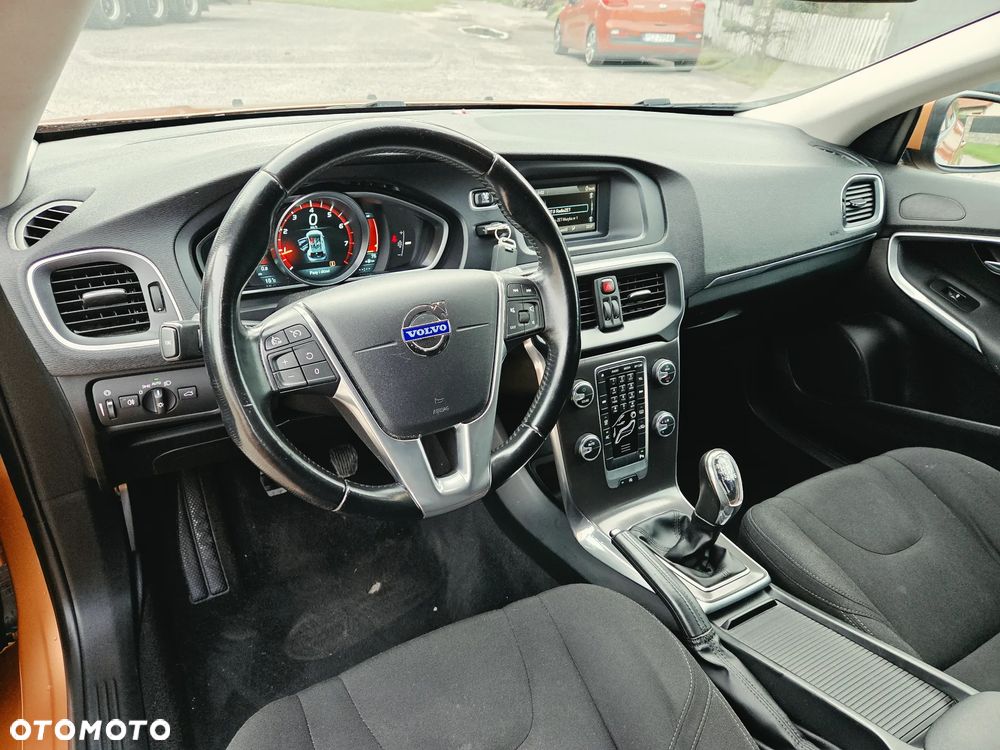 Volvo V40 T2 You - 10