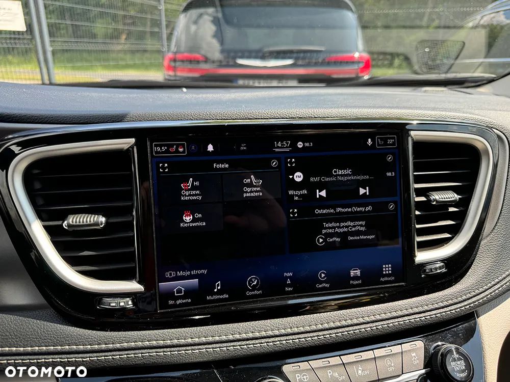 Chrysler Pacifica - 33