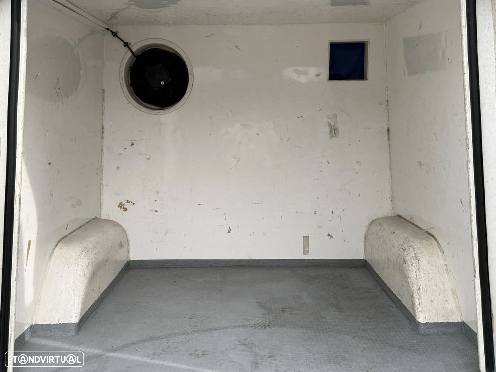 Mercedes-Benz VITO 114 CDI LONGA C/ MOTOR DE FRIO E CAIXA ISOTÉRMICA - 20