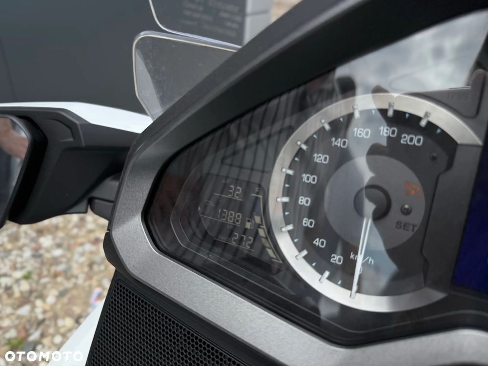 Honda GL - 11