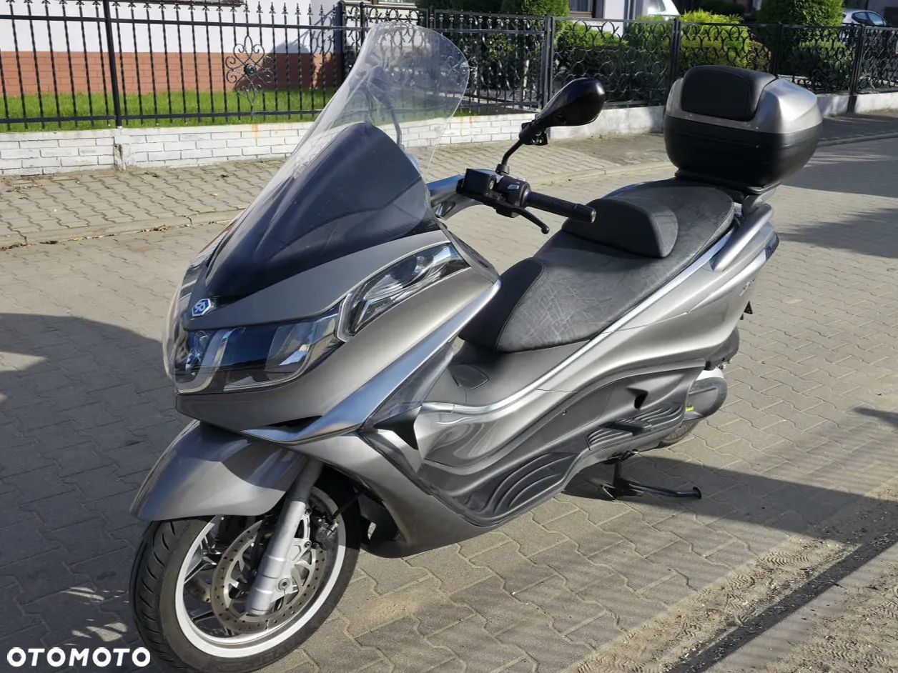 Piaggio X10 - 1