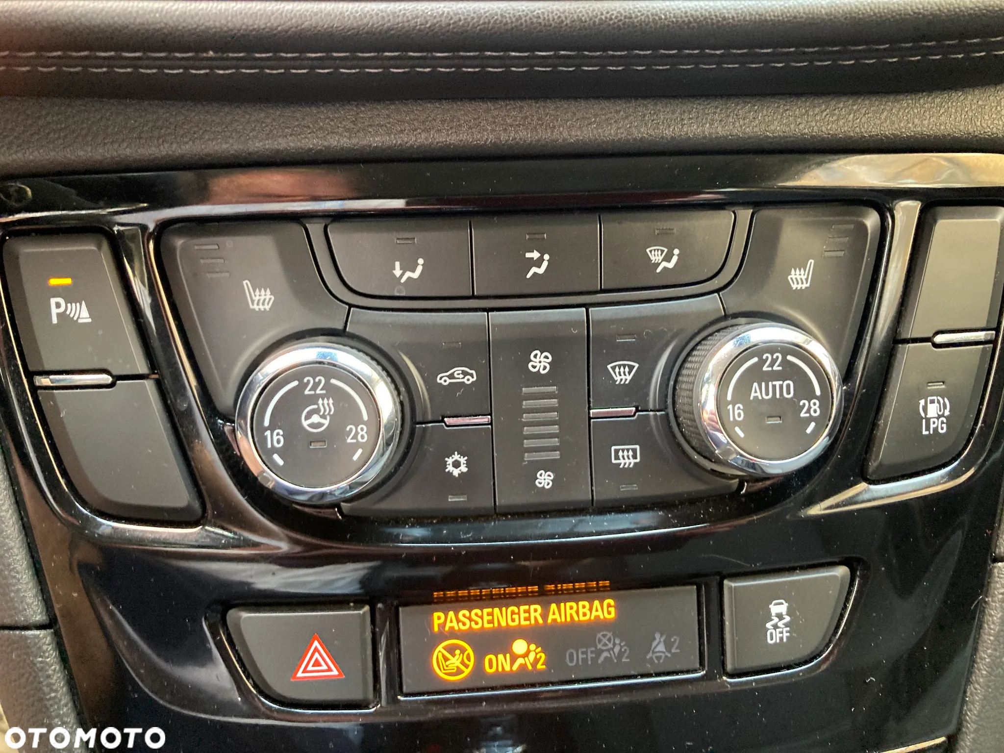 Opel Mokka X 1.4 T Elite S&S - 10