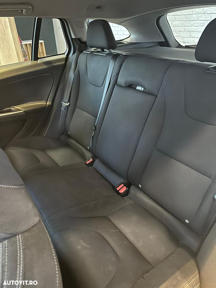 Volvo V60 - 15