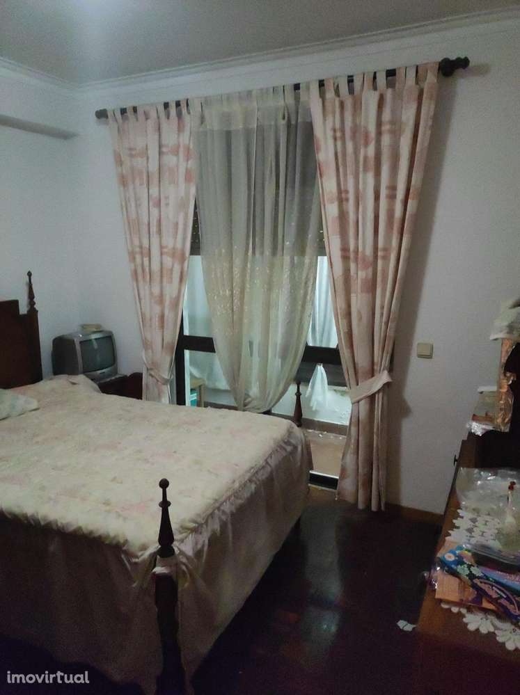 T3 com excelentes áreas na Brandoa - Grande imagem: 3/10