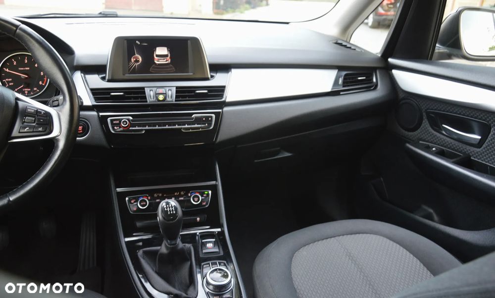BMW Seria 2 216d - 19