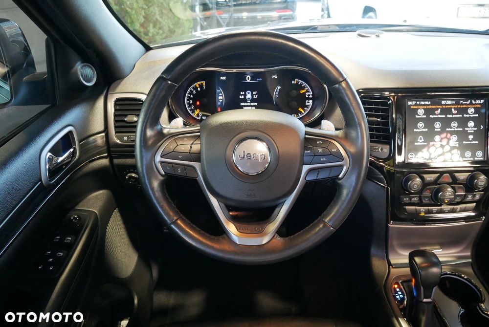 Jeep Grand Cherokee - 21