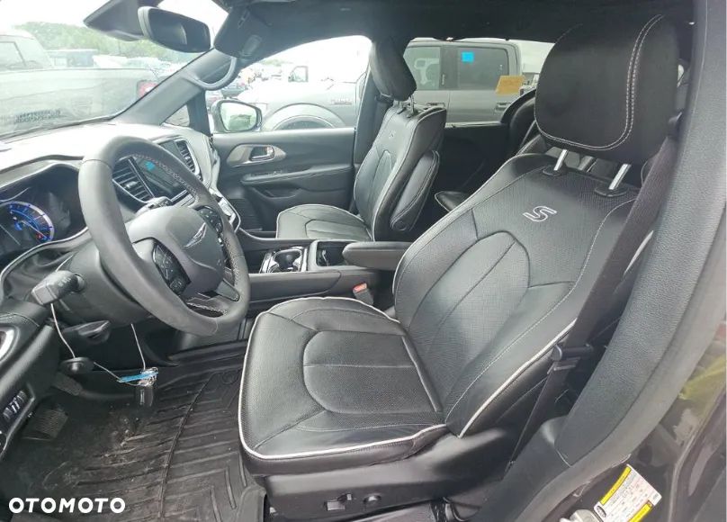 Chrysler Pacifica - 7