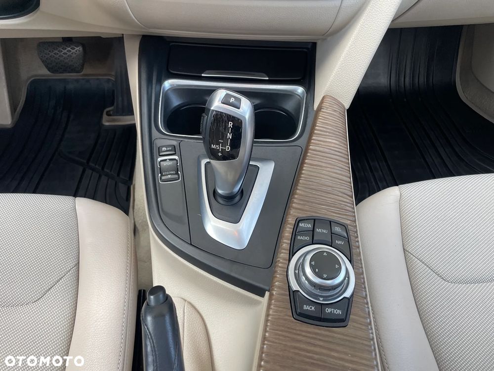 BMW Seria 3 320d Efficient Dynamics Edition Luxury Line - 17