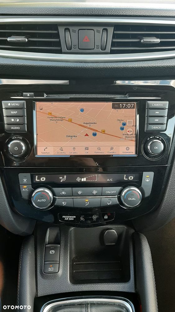 Nissan Qashqai 1.3 DIG-T AKARI - 28