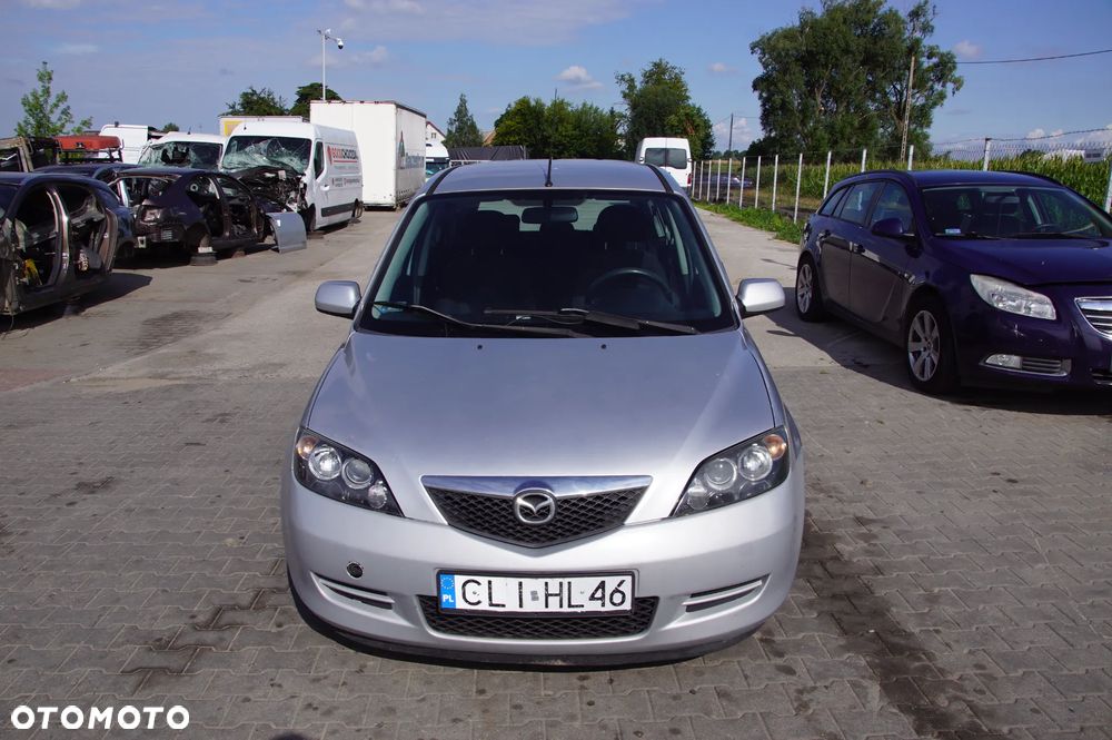 Auto na części - Mazda 2 DY Lift 1.4 CITD 67 KM F6JA 2N1R-7F096-AB 2006R Silnik Skrzynia Drzwi Szyba Lusterko Maska Klapa Lampa Zderzak Deska Kokpit Sterownik Moduł - 2