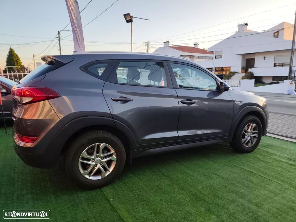 Hyundai Tucson blue 1.7 CRDi 2WD Advantage - 10