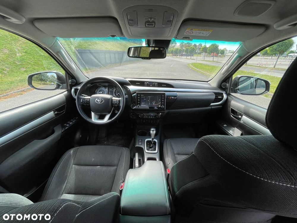 Toyota Hilux 2.8 D-4D Double Cab SR5 4x4 - 25