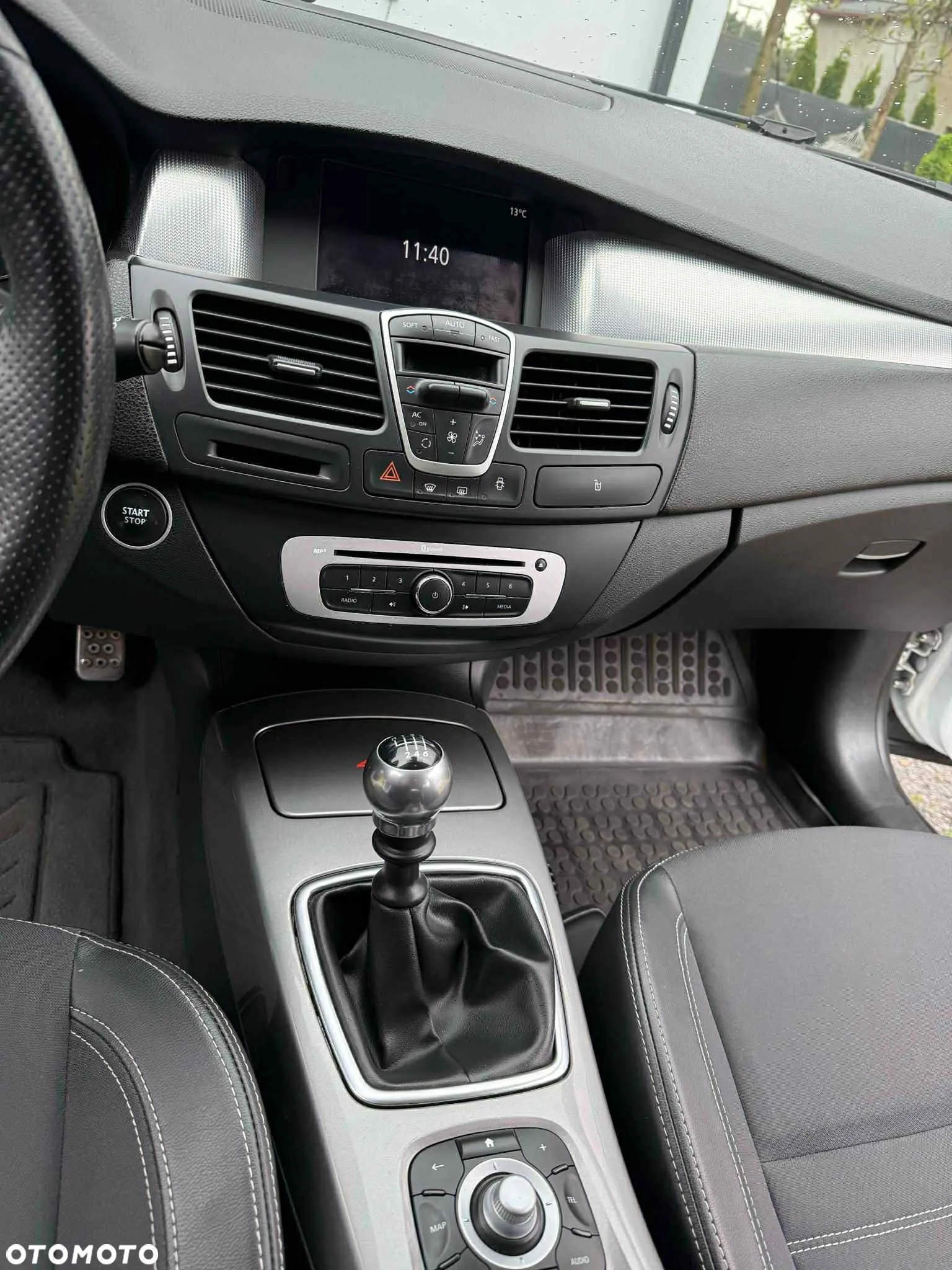 Renault Laguna Grandtour 2.0 dCi FAP Expression - 21