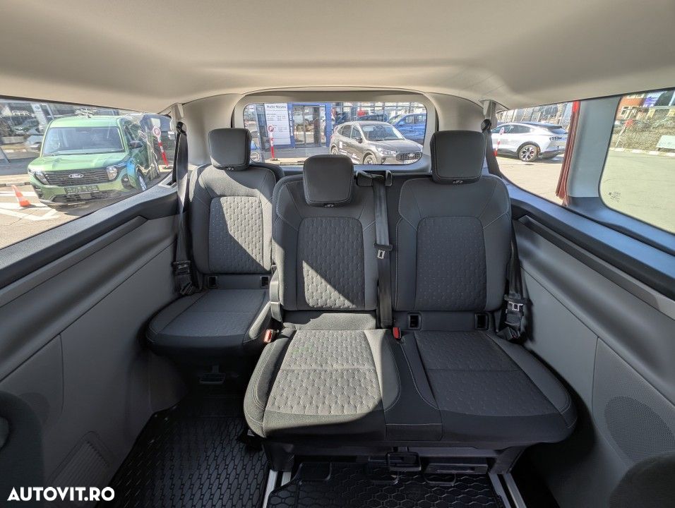 Ford Tourneo Custom - 21