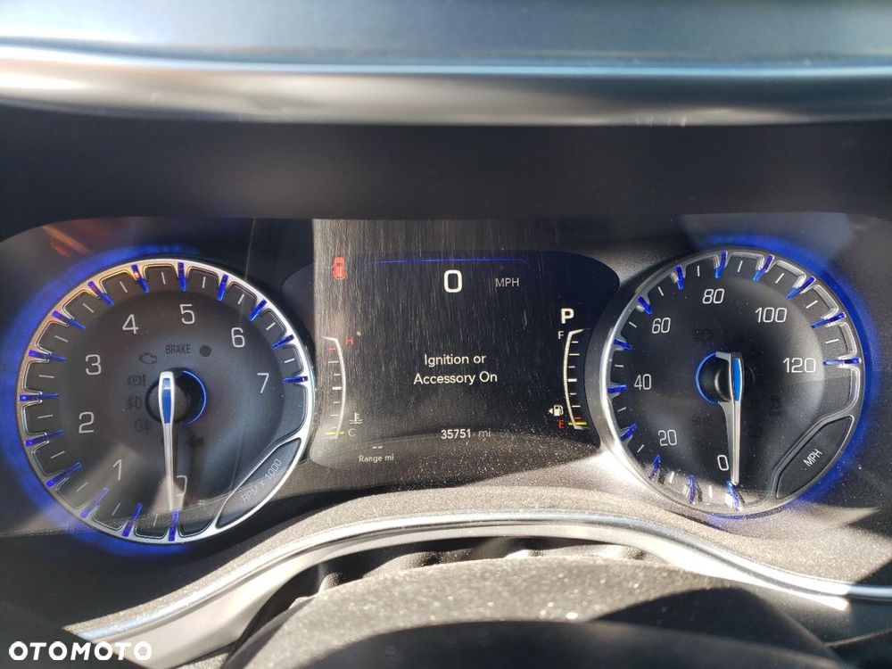 Chrysler Pacifica - 8