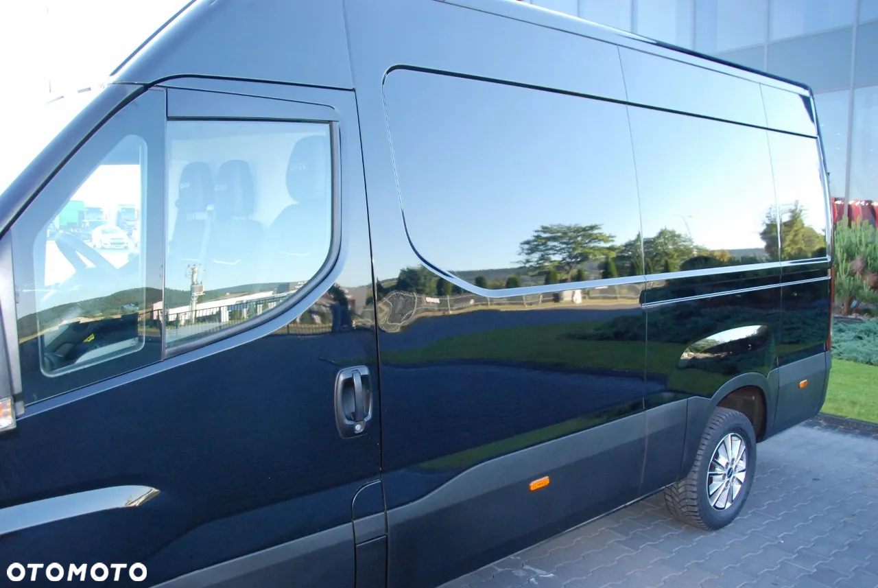 Iveco DAILY 35-180 /  BLASZAK / 2022 ROK /  HI-MATIC / Full opcja / CZARNY METALIK /  SPROWADZONY / PO KONTRAKCIE SERWISOWYM - 12