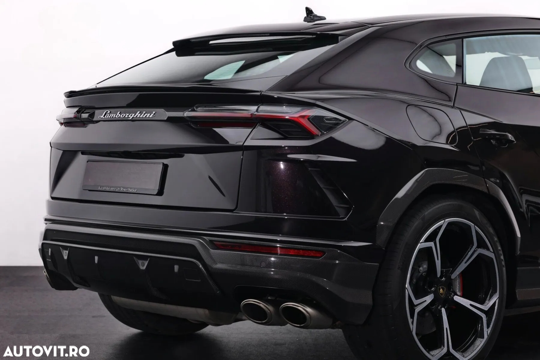 Lamborghini URUS Standard - 9