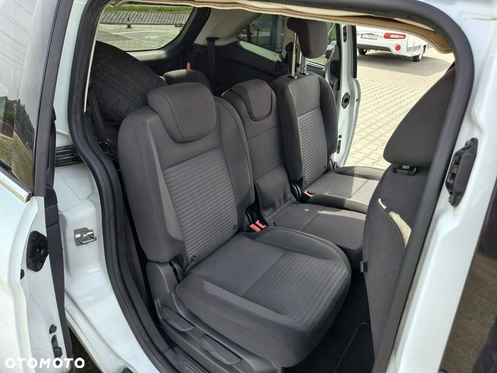 Ford Grand C-MAX - 16
