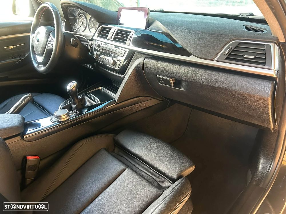 BMW 318 d Sport Line - 29