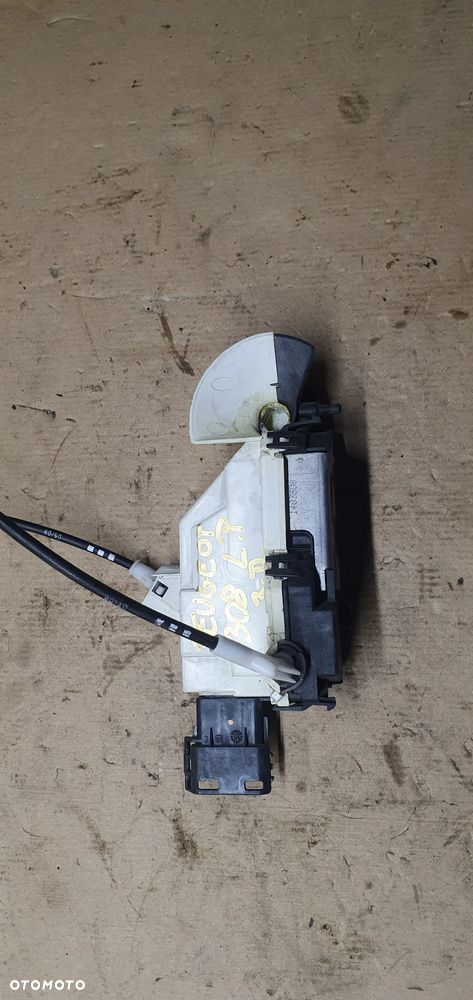 Zamek drzwi lewy przód przedni lewy Peugeot 308 T7 567154 - 2