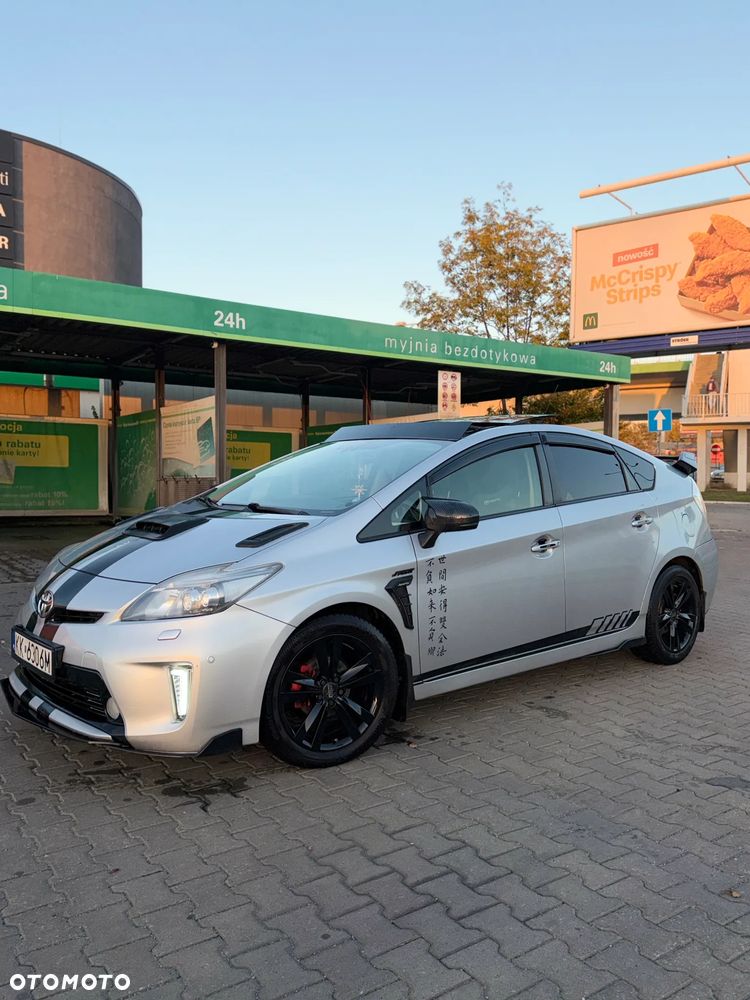Toyota Prius (Hybrid) Executive - 5