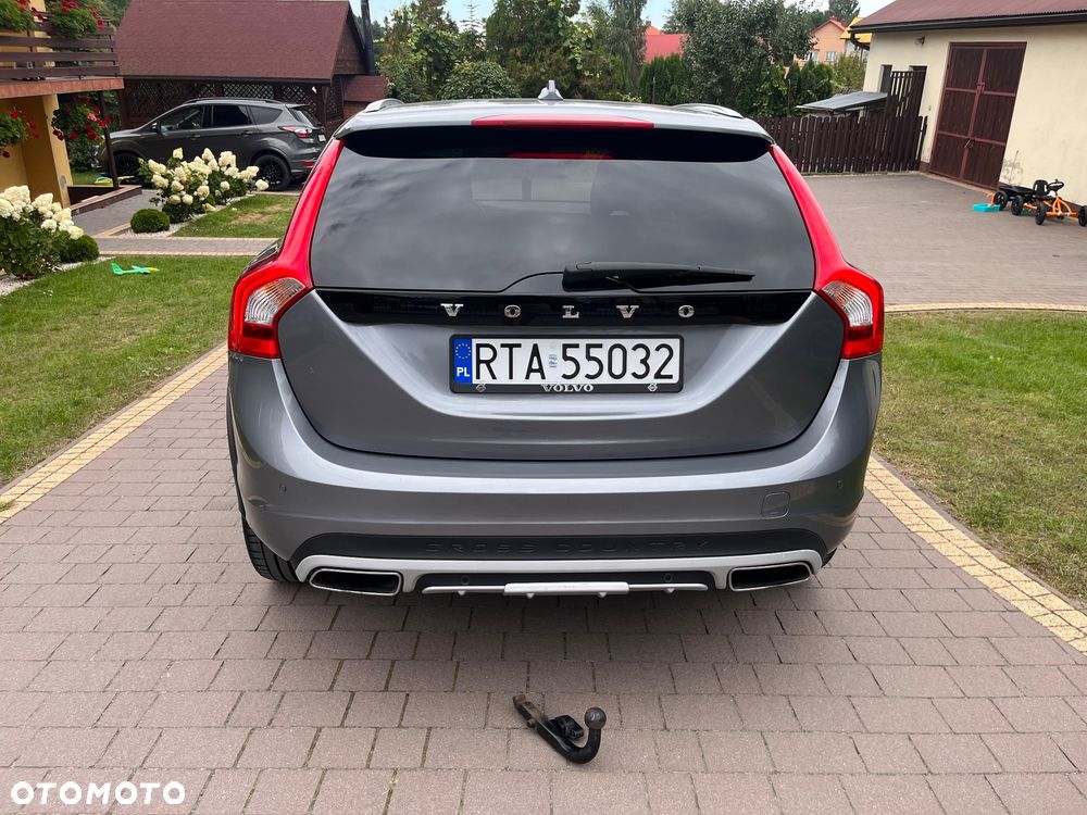 Volvo V60 Cross Country D4 Summum - 4
