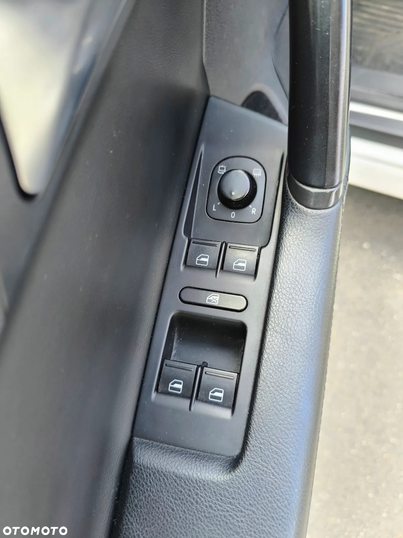 Volkswagen Passat 2.0 TDI DPF Sportline - 13