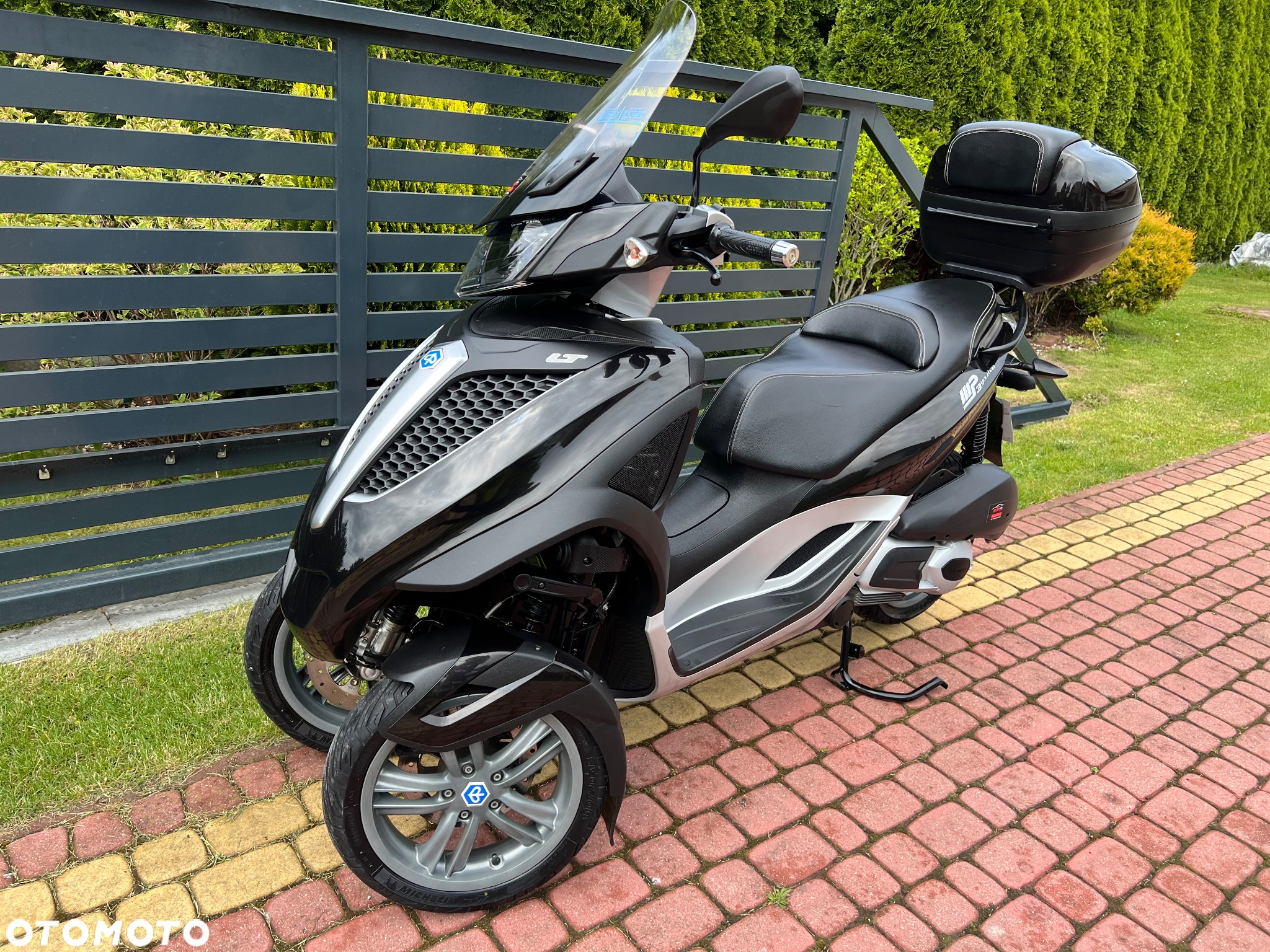 Piaggio MP-3 - 9