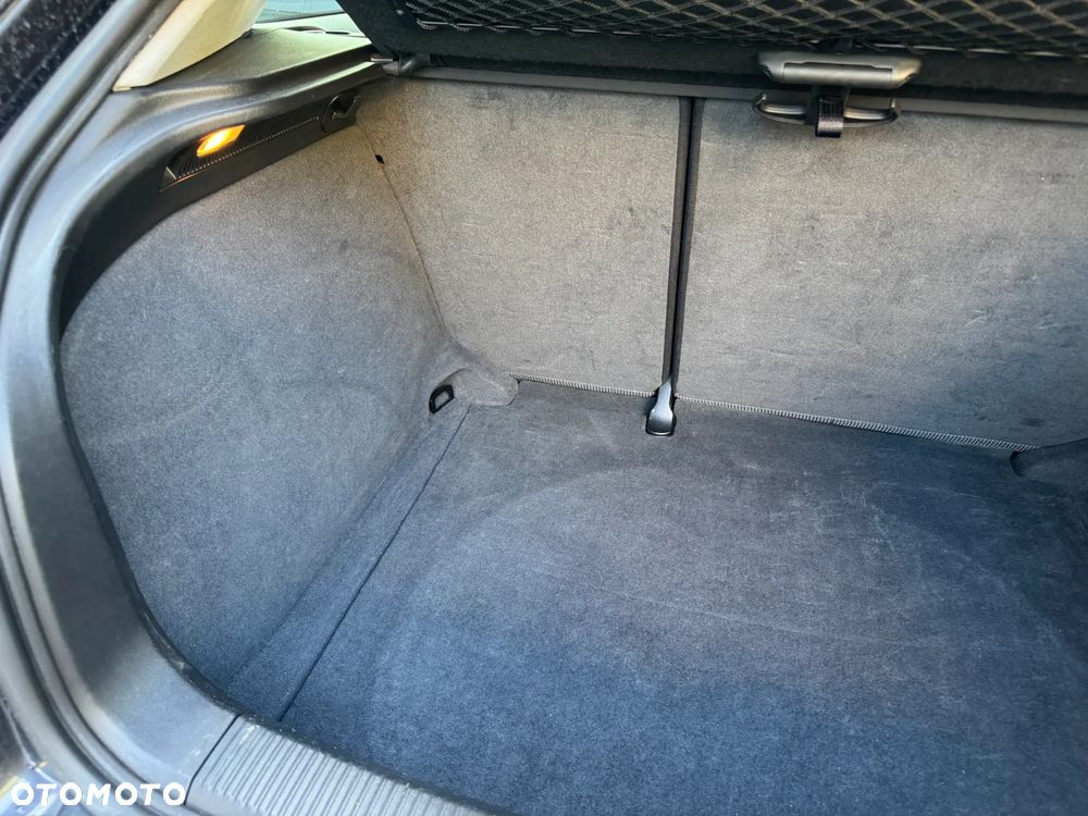 Audi A3 3-drzwiowe 1.6 Ambition - 17